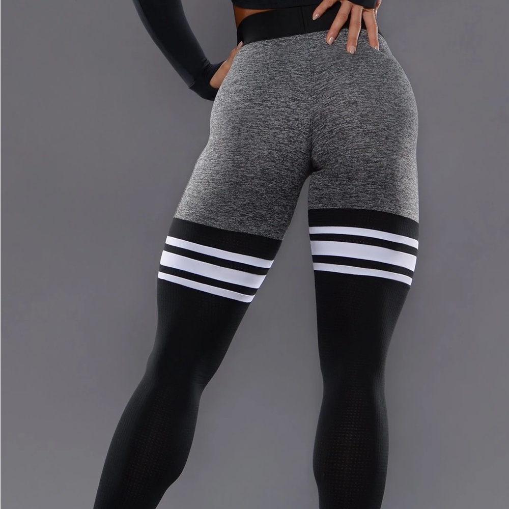 Bombshell Leggings - image 3